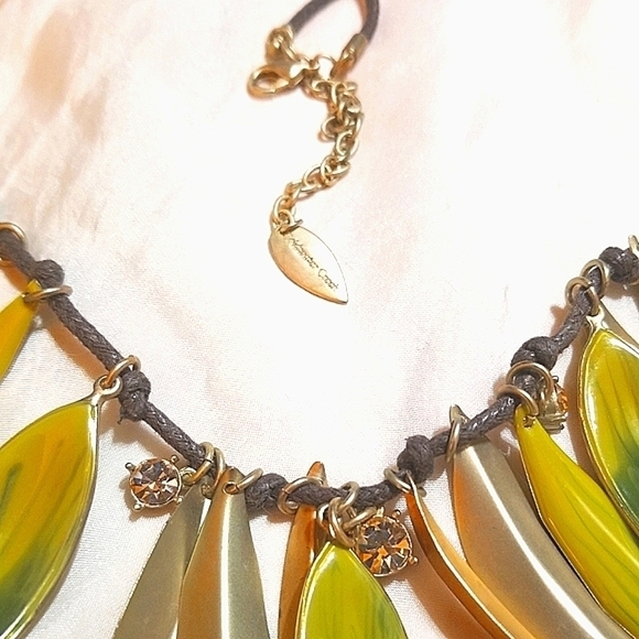 COLDWATER Creek NWOT Enamel Leaves Crystals Necklace - Picture 5 of 5